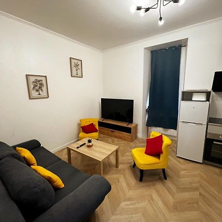 Appartement T2 Avec Terrasse Proche Cathedrale Bourges Exterior photo