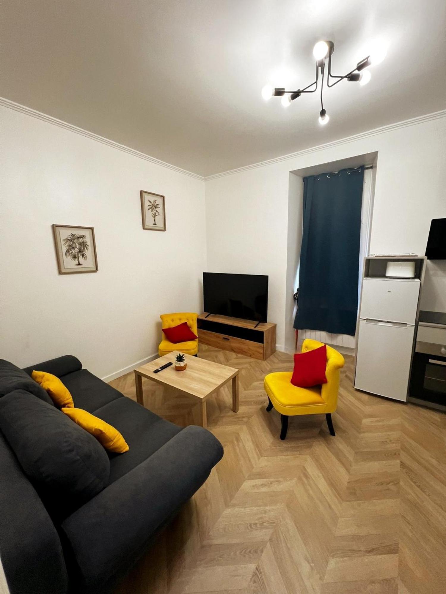 Appartement T2 Avec Terrasse Proche Cathedrale Bourges Exterior photo